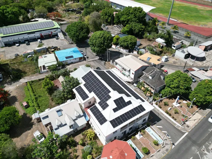 Installation photovoltaïque en toiture, Service Urbanisme de Vieux-Habitants